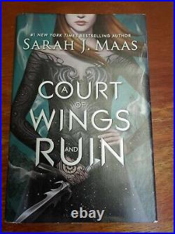 A Court of Thorns and Roses Box Set Slipcase by Sarah J. Maas, 3 books Hardcover